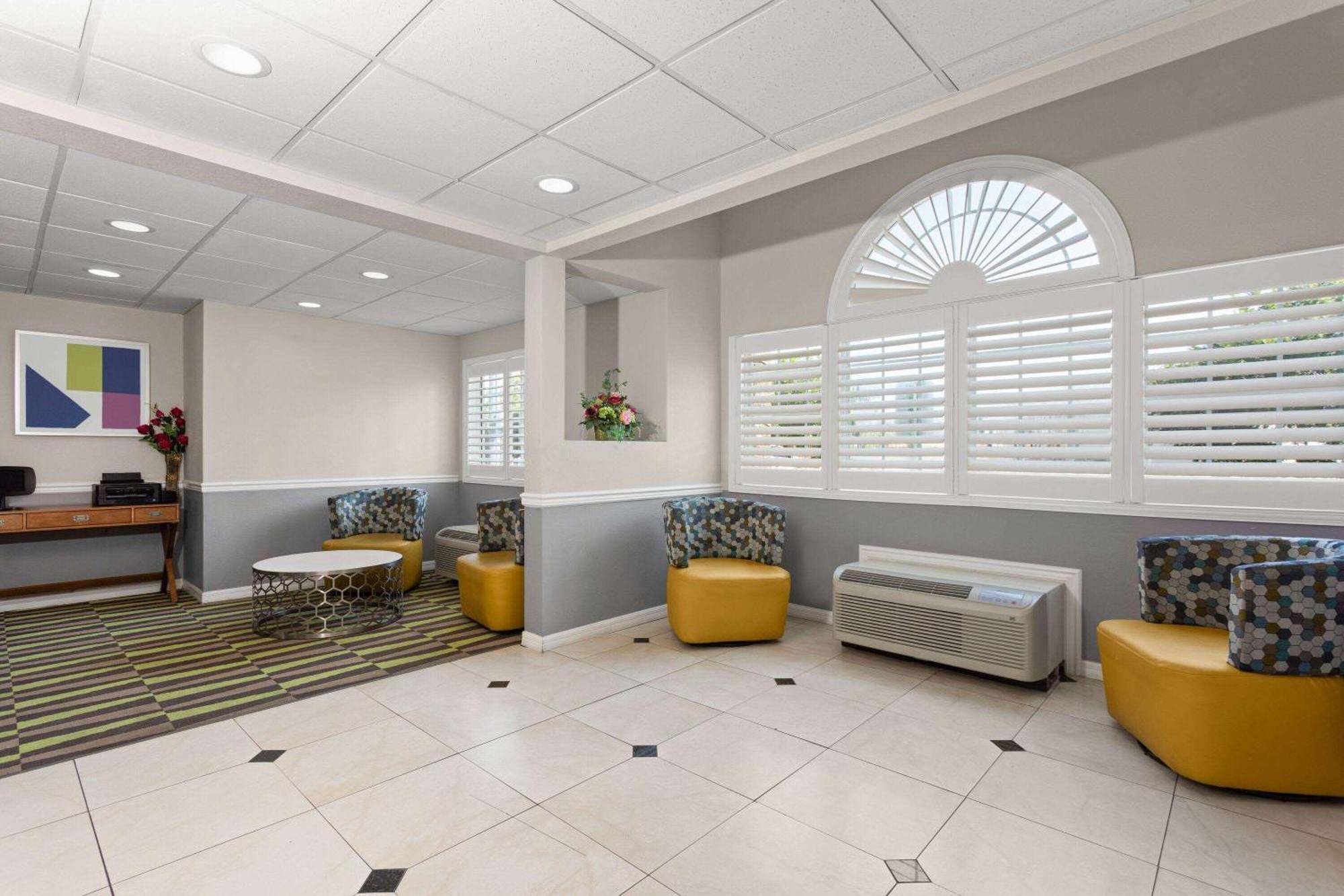 Microtel Inn & Suites By Wyndham פנמה סיטי מראה חיצוני תמונה
