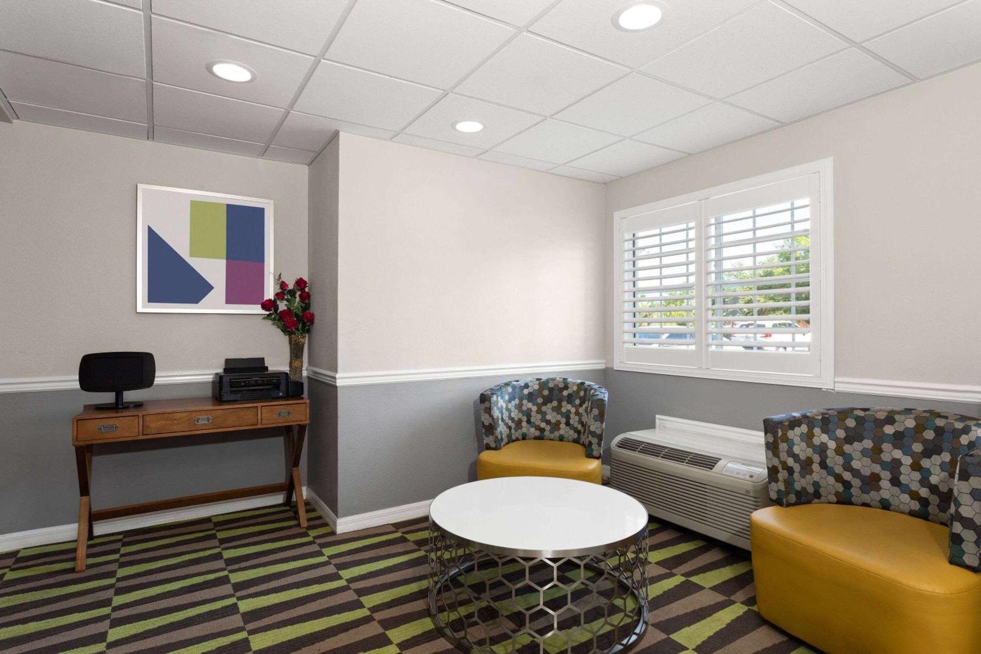 Microtel Inn & Suites By Wyndham פנמה סיטי מראה חיצוני תמונה