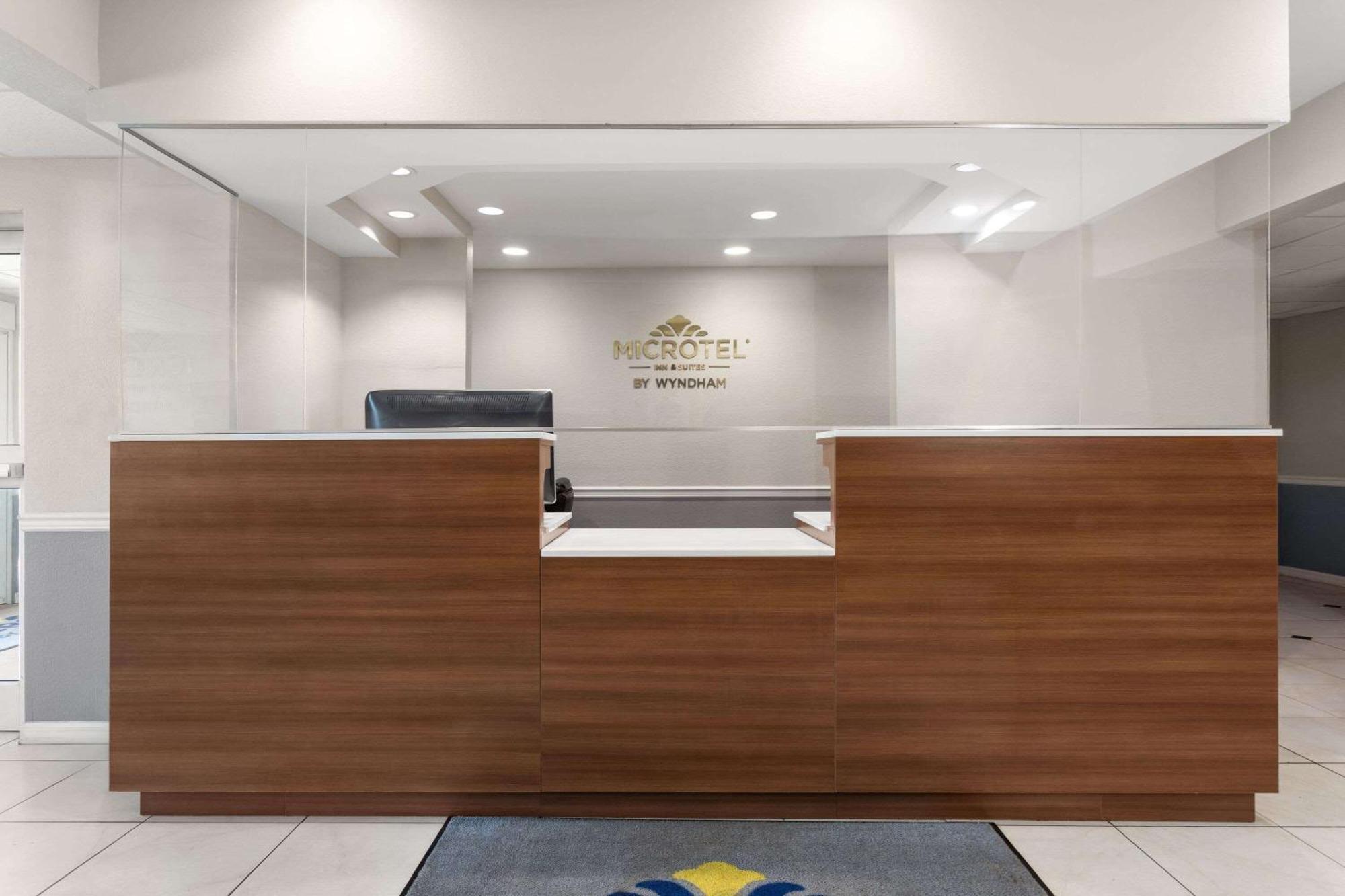 Microtel Inn & Suites By Wyndham פנמה סיטי מראה חיצוני תמונה